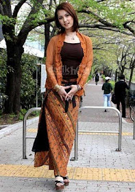 Cantiknya Maria Ozawa Ber &quot;Batik&quot; &#91;dan sisi lain Miyabi&#93;
