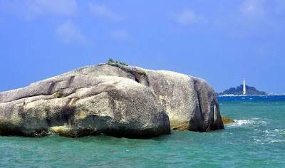 Pulau Lengkuas,keindahan alam indonesia yang tersembunyi (+with pict)