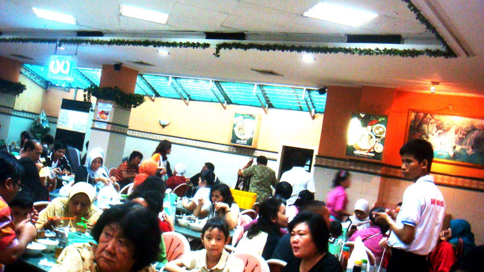 Suka duka menjadi Pramusaji Restoran