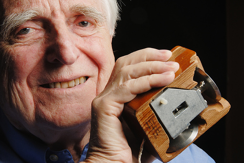 Pencipta “Mouse”, Douglas Engelbart Tak Pernah Dapatkan &quot;Royalti&quot;