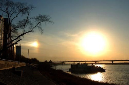 [waw] Fenomena Sun dogs (matahari kembar) dan parhelic circle..indah