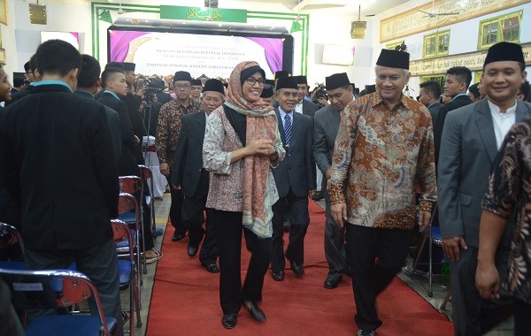 Akun Mitrandhir Sebar Info Hoax Sri Mulyani Ditolak & Diamuk Pimpinan Gontor