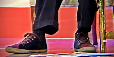 Ini Dia Sepatu Yang di pakai Jokowi Saat debat Cagub