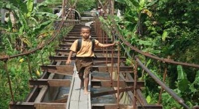 &#91;PIC&#93; Sepuluh Jembatan Berbahaya di Indonesia ala Indiana Jones