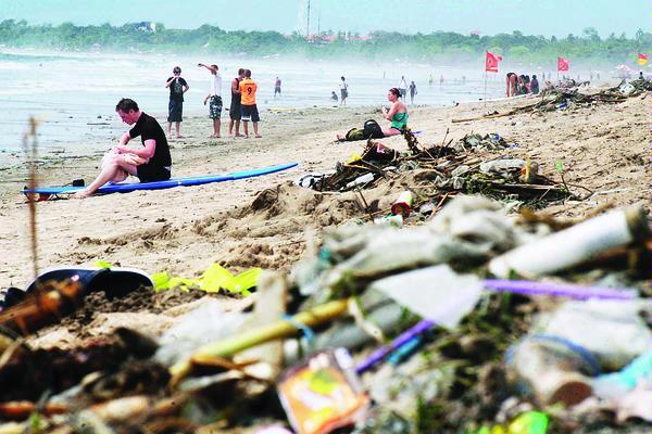 &#91;PARAH..!!&#93;Pulau Sampah Di Laut Pasifik , Seluas Texas !!