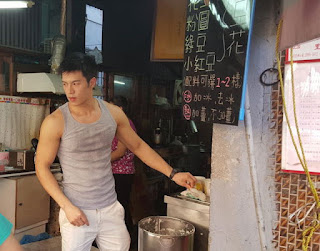 Heboh Para Penjaga ganteng dan berbadan sexy di Taiwan