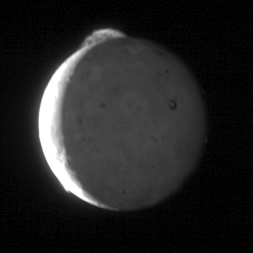 10 Bulan Teraneh dalam Tata Surya