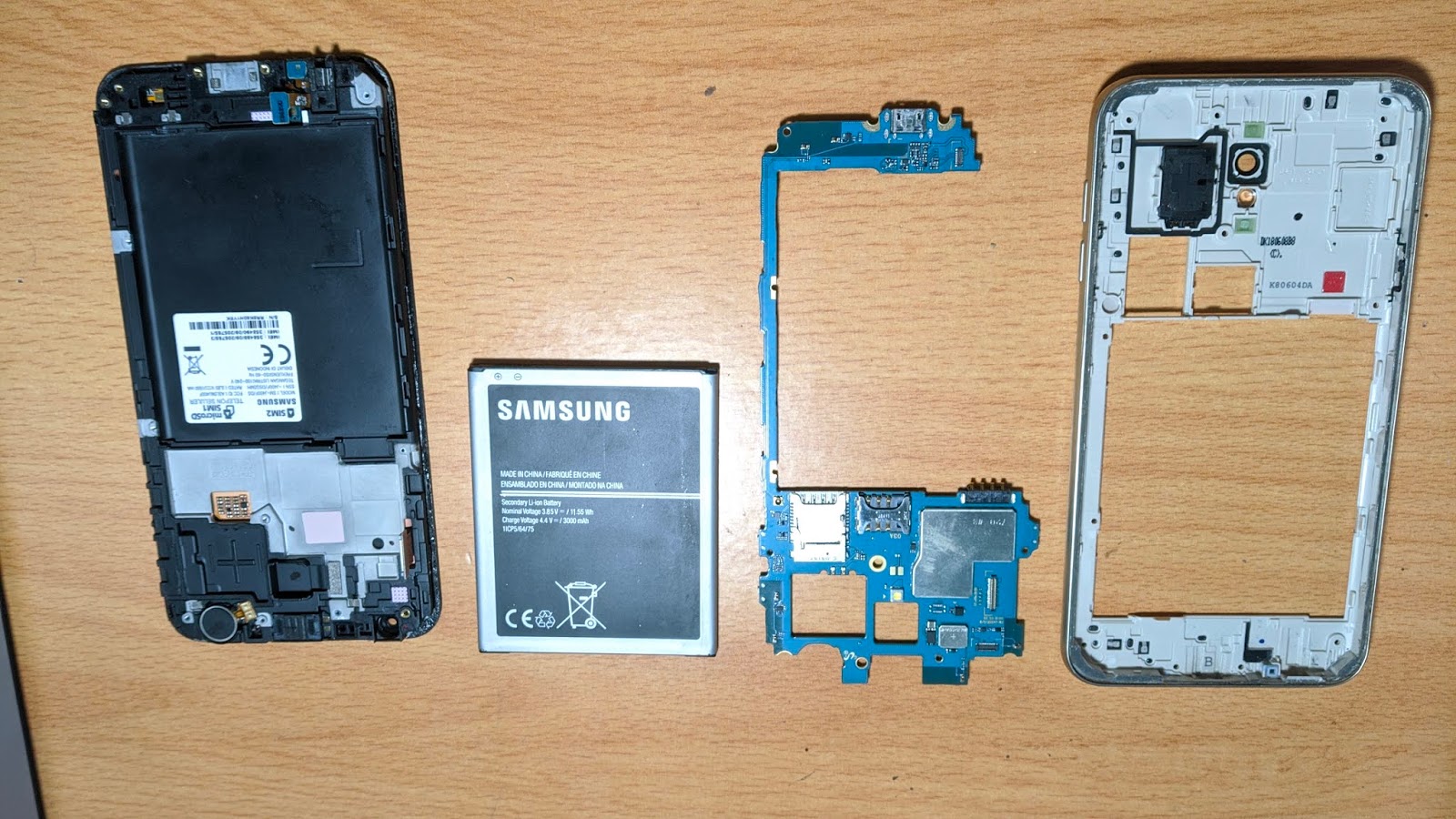Tips Cara Mengatasi dan Memperbaiki HP Android Masuk Air
