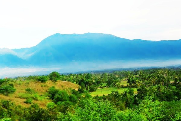 10 GUNUNG PALING POPULER DI SULAWESI TENGAH