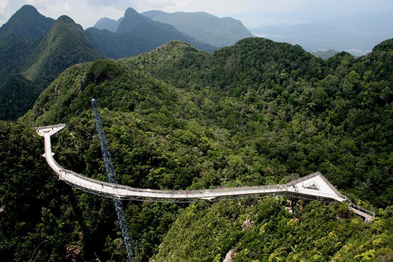 10 Jembatan Penyeberangan Orang Terkeren di Dunia