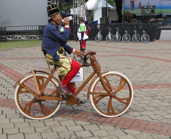 Poll : Angkutan? Motor? Mobil? agan termasuk yang mana?