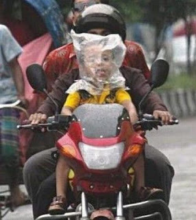 [Joke] Kelakuan Gila pengendara motor ini bikin nyeleneh / ngeselin gan!!