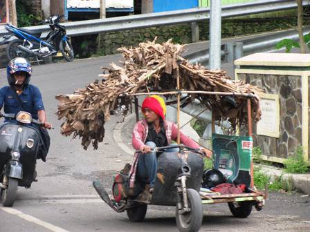 Mengapa orang yang bermotor vespa jarang ditilang