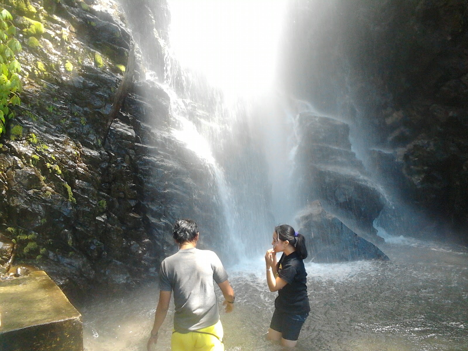 Mengenal lebih jauh obyek wisata Telaga Sarangan,Magetan. (Indah,Asri,Murah Meriah)