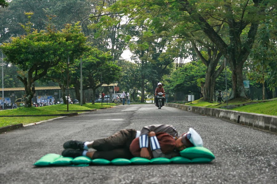 nih-cara-melewati-polisi-tidur-yang-aman-dan-nyaman
