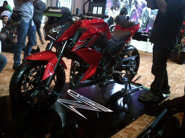 Ninja 300R Datang, Yang 250R Di Tinggalkan