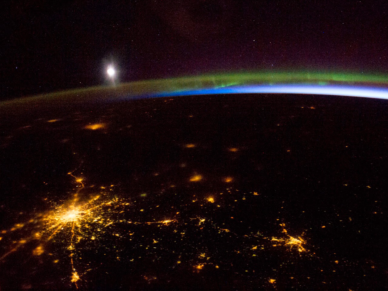 25 Foto Bumi Diambil Dari Luar Angkasa Oleh NASA 