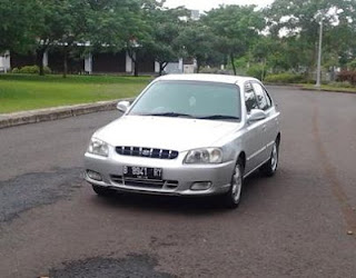 Hyundai Verna GLS AT Th'2002/2001 Silver Met Pjk Br, siap pakai!