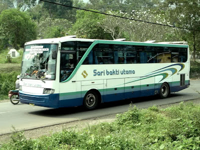 Foto Bus Jadul di Indonesia