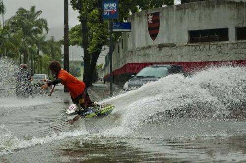 Tak Selamanya Banjir Itu Kelabu