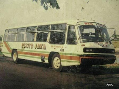 Foto Bus Jadul di Indonesia