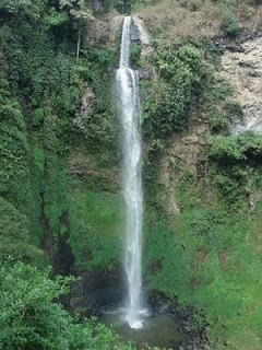 Ini dia 10 curug tertinggi dan terindah di indonesia 