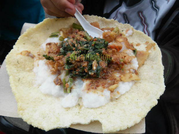 Kuliner Merakyat Unik Bikin Nagih, Ada yang Dimakan Pakai Sambal Goreng Udang Loh! 