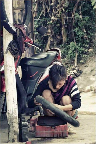 Ada Tukang Tambal Ban Cantik, Ini Bukan Cerita FTV