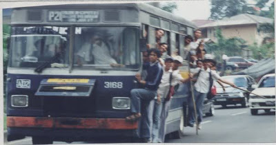 Foto Bus Jadul di Indonesia