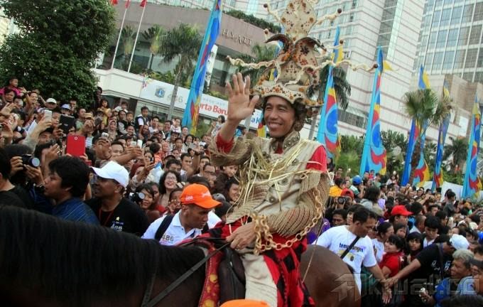 Foto2 Jokowi dan Prabowo Sedang Berkuda