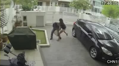 kedua PENCURI ini mungkin kini sudah TOBAT!!! LUCU>>MUST SEE!!!