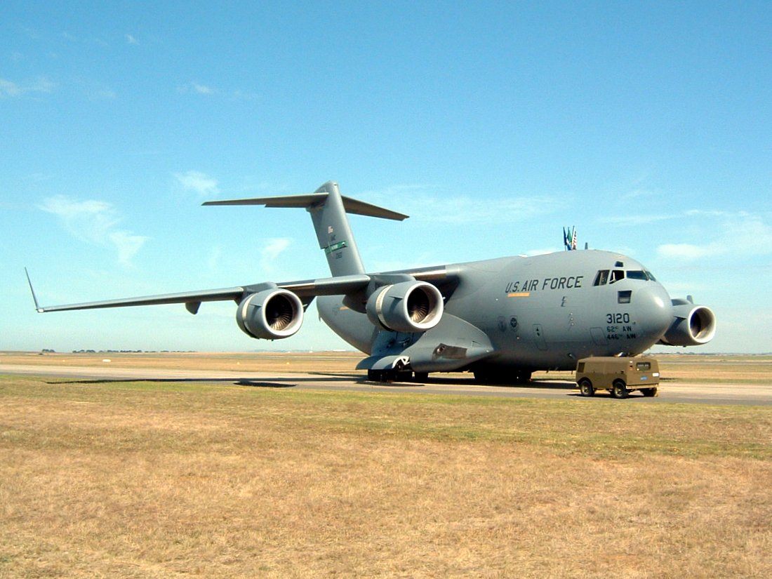 sang raksasa udara: C-17 globemaster III