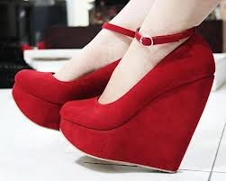 SEPATU YANG TREND DIGUNAKAN WANITA