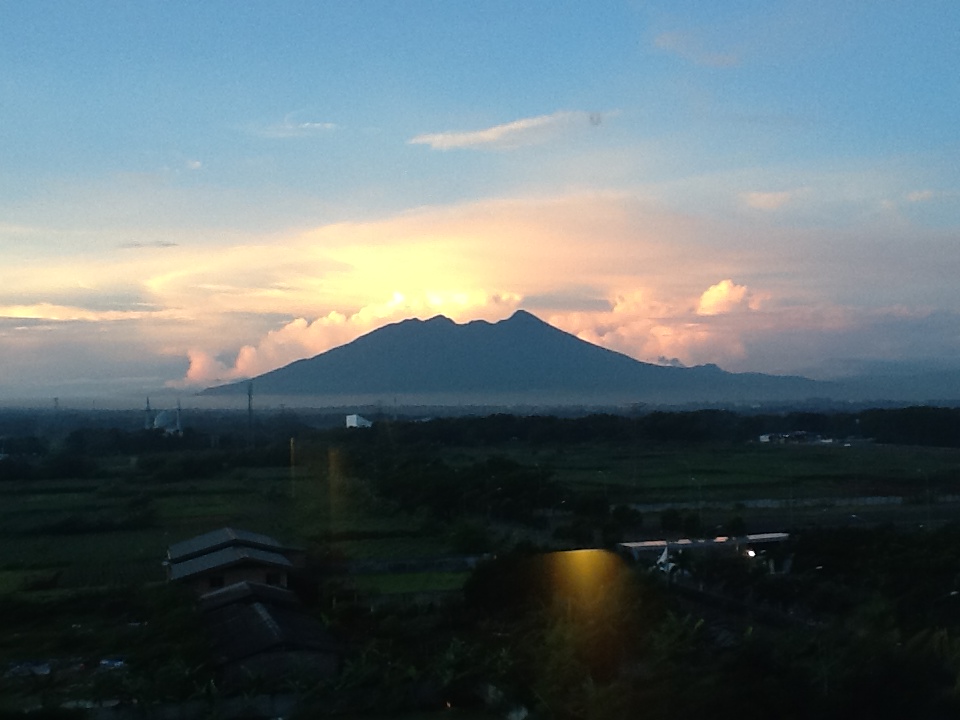 Suasana luar negeri, tapi masih deket Jakarta, gan!