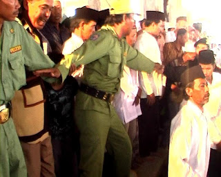 (Foto + Video) Seorang Ustad Kembali Dakwah di Dalam Kubur