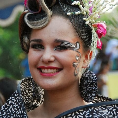 Cantik nya Batik Negeriku (Karnaval Batik Pekalongan 2013)