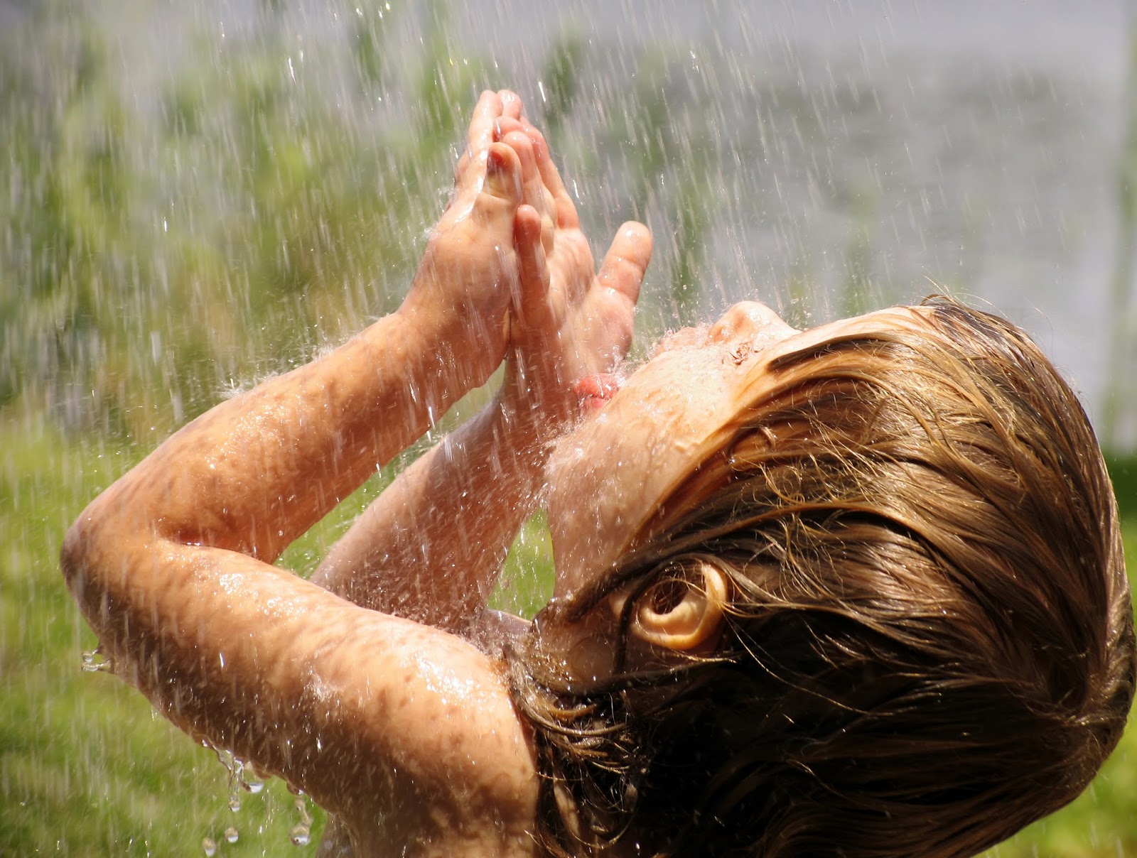 Bahayakah Mengkonsumsi Air Hujan ?
