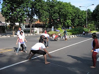 PERMAINAN JADUL ANAK INDONESIA YANG SEKARANG JARANG MUNGKIN DITEMUI