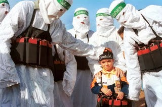 'Pasukan putih' misterius yang muncul di Gaza