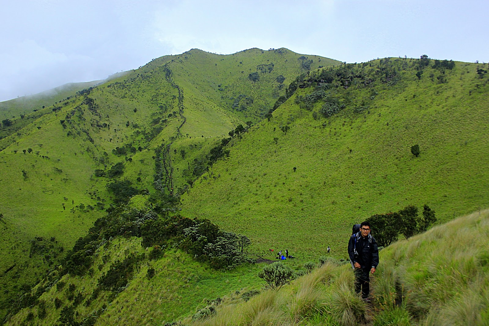 Menjelajah 7 Gunung Terindah di Indonesia Tercinta