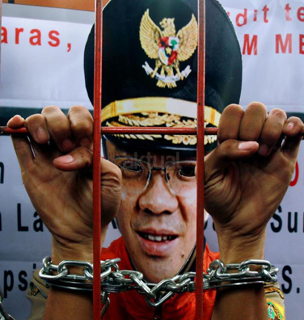 Yusril bersedia jadi Pengacara AHOK bila Tersangka Korupsi Sb.Waras,. GRATIS pulak?