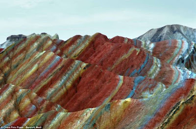 Indahnya Gunung Pelangi