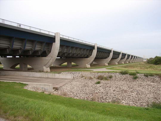 Magdeburg Water Bridge, Kemegahan Sungai di Atas Sungai