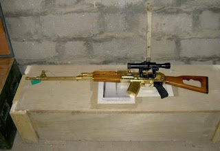 Wow! Saddam Husein Kolektor Senjata Emas