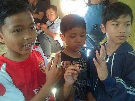 Batu Ajaib Penangkal Boker
