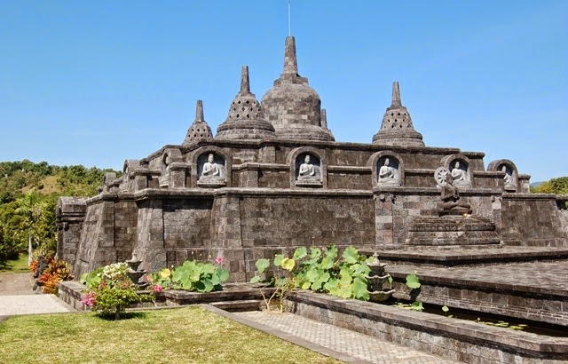 Brahmavihara - Arama, Borobudur di Pulau Bali