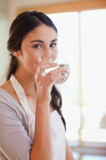 waktu-paling-tepat-minum-air-putih-dan-manfaatnya