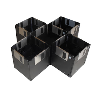 6 Karya Luar Biasa dari Benda Bekas Floppy Disk