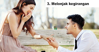 5 Hal yang sering Dipikiran Saat Ditembak oleh gebetan