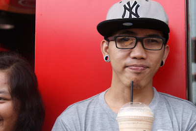 → 6 Blogger Unik Indonesia dengan ciri khasnya